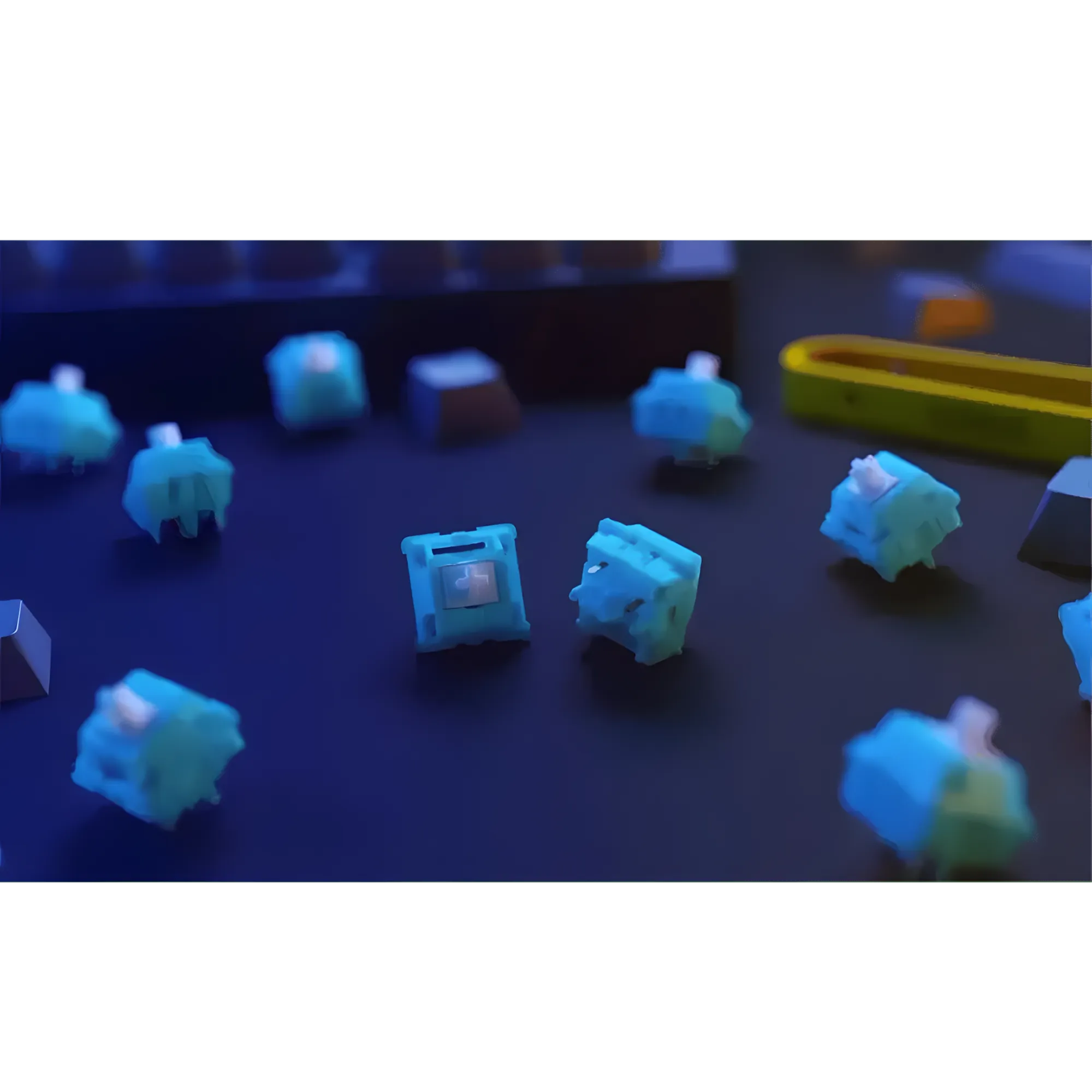 Glorious LYNX Mechanical Keyboard Switches – Lubed • 36-Pack • RGB Compatible